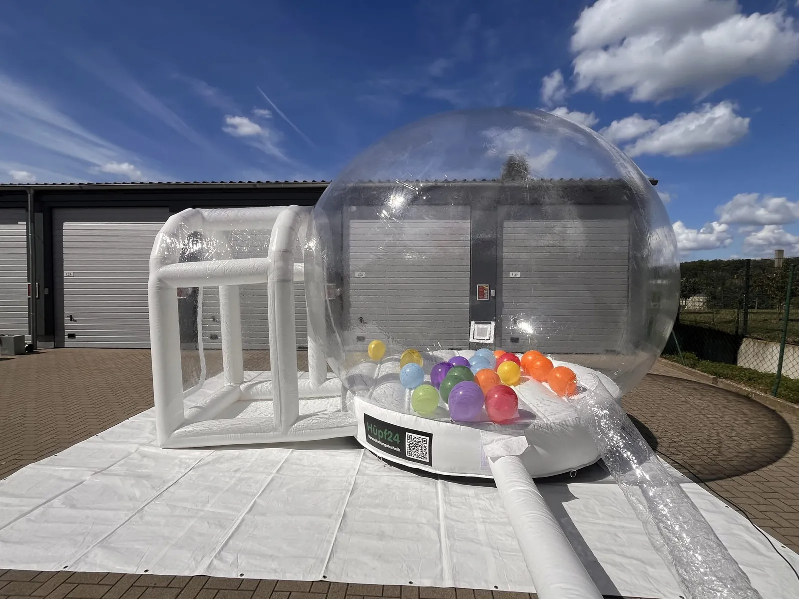 Bubblehaus Bubblehouse Hüpfburg Bild 5