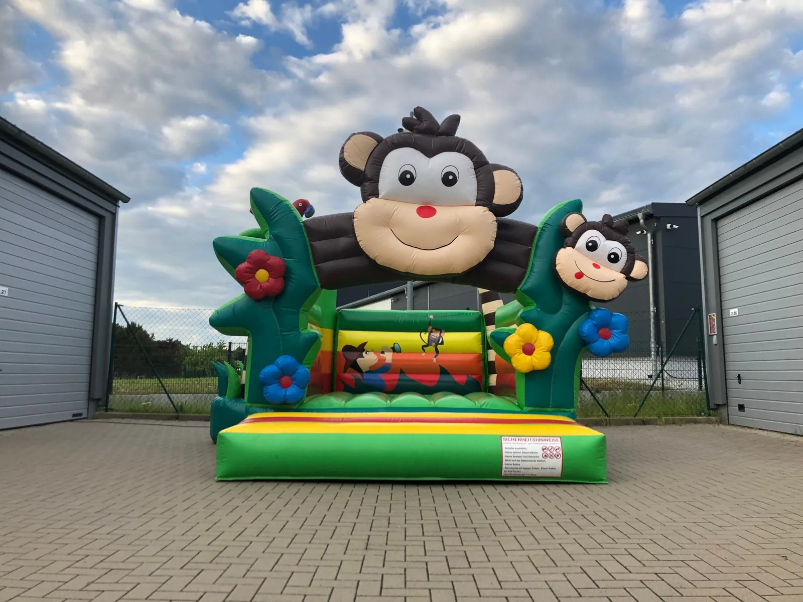 Äffchen Hüpfburg