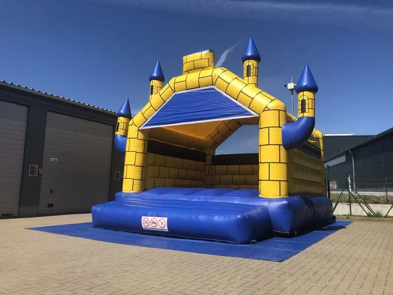 XXL Schloss Hüpfburg Bild 2