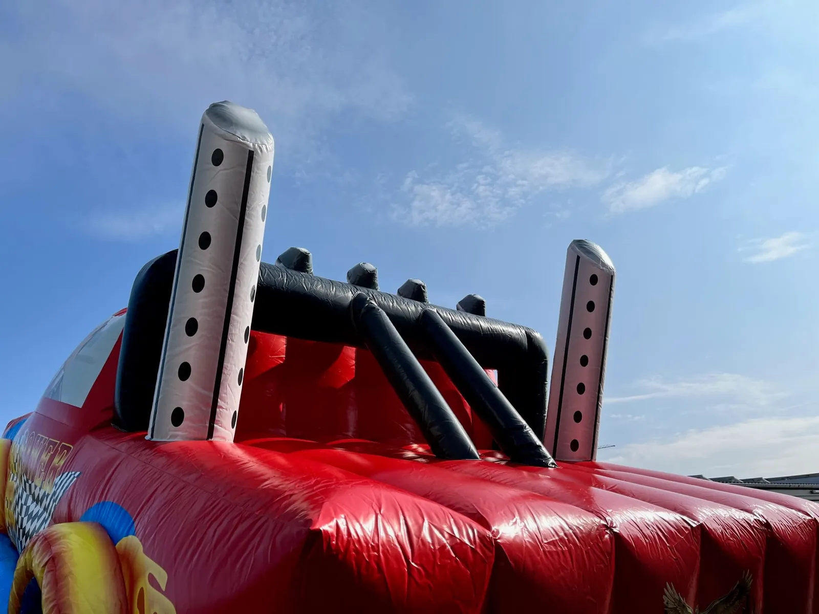 Monstertruck Hüpfburg Bild 6