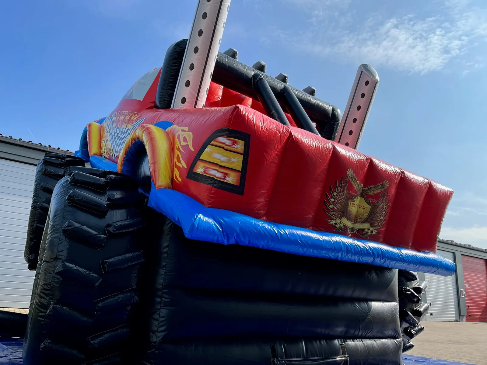 Monstertruck Hüpfburg Bild 10