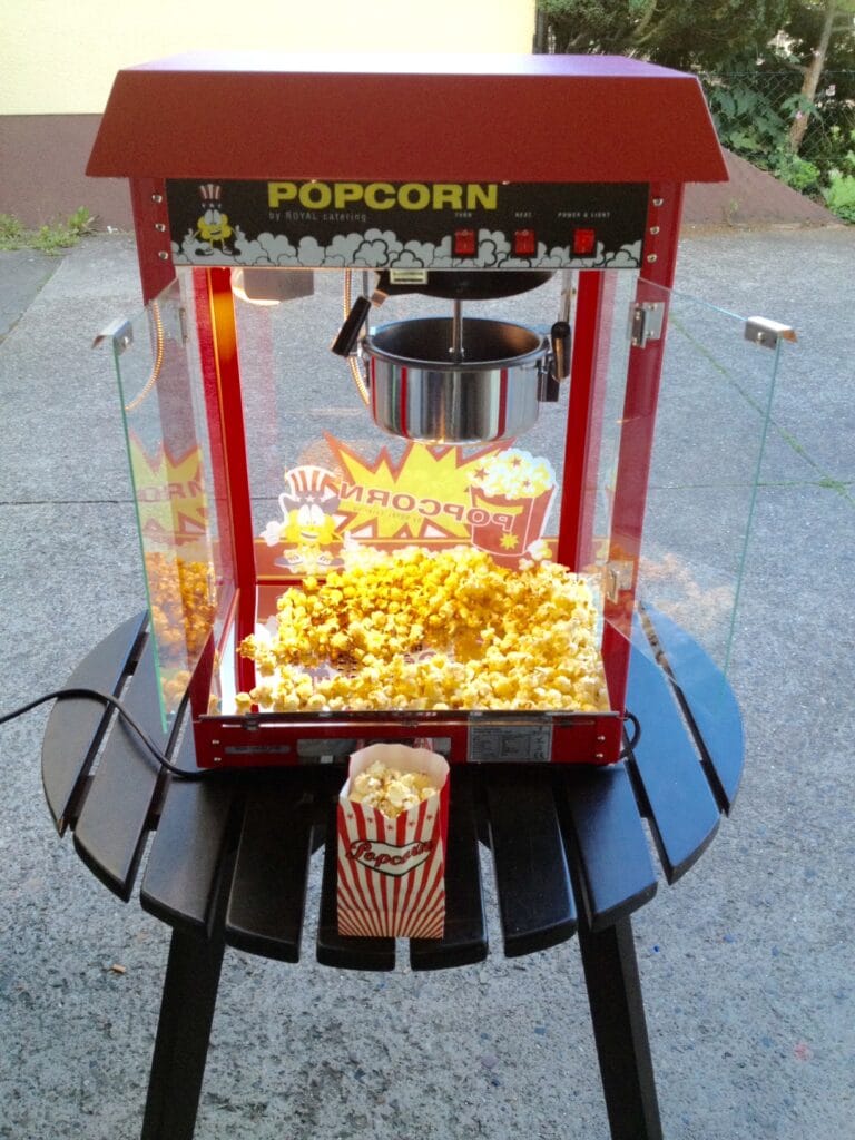 1 Popcornmaschine auf tisch hüpf24 hüpfburg wetzlar gießen kinder geburtstag feier taufe
