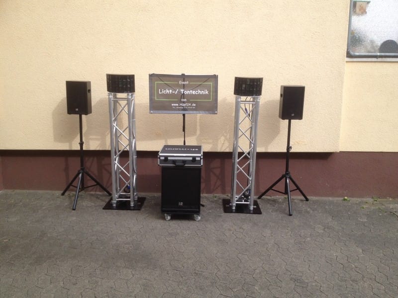 Komplettpaket Nr. 3 : Musikanlage Größe 2 + 2x Derby-Effekt auf Traverse + Fazer