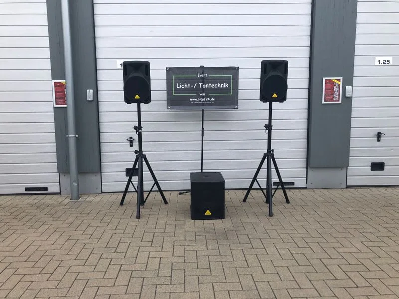 Komplettpaket Nr. 1: Musikanlage Größe 1 + Lichtpaket 1  ​